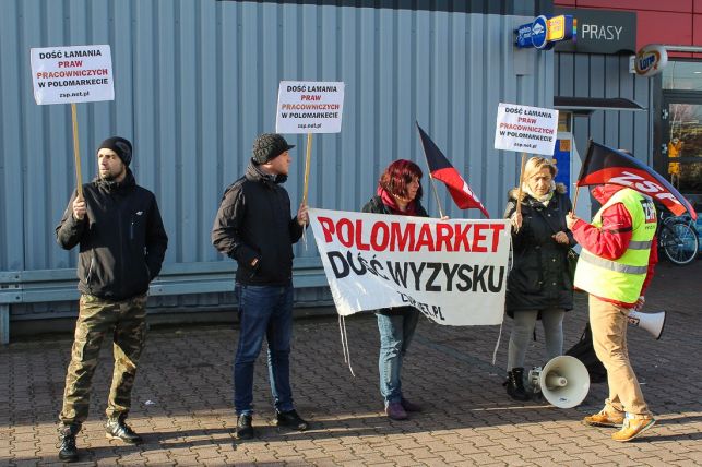 Pikietowali przed bełchatowskimi marketami [FOTO][FILM] - Zdjęcie główne