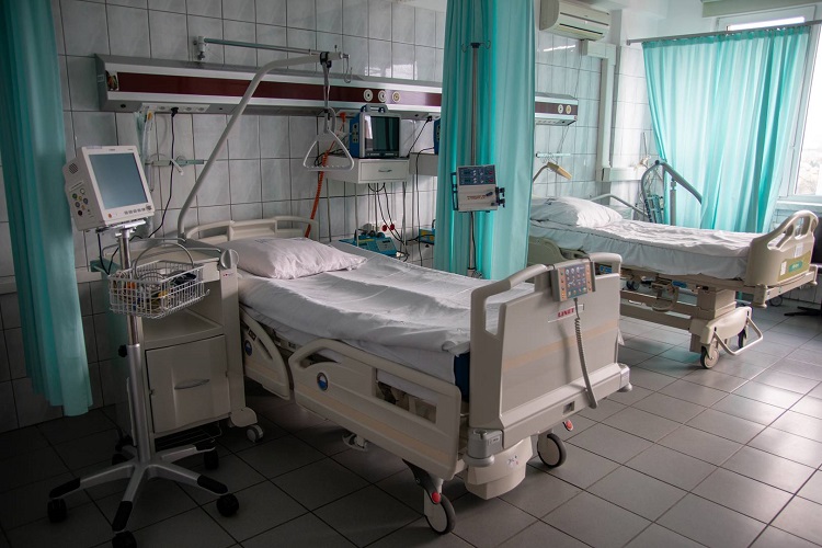 Ognisko koronawirusa w bełchatowskim szpitalu. Dyrektor podjął decyzję  - Zdjęcie główne