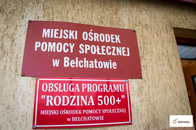 Ruszyło przyjmowanie papierowych wniosków 500+. Jak sytuacja wygląda w Bełchatowie? - Zdjęcie główne