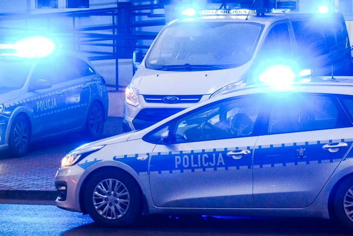 Nieznany mężczyzna zaczepia dzieci w Bełchatowie. Policja i straż miejska zwiększają ilość patroli - Zdjęcie główne