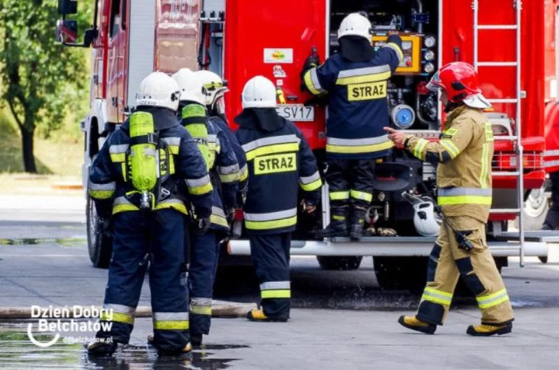 Sprawdzamy, ile zarabiają bełchatowscy strażacy. Jaką pensję mają ratownik, dowódca zastępu czy komendant?  - Zdjęcie główne