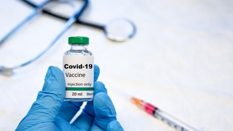 Nowa szczepionka na COVID-19 będzie stosowana w Polsce. W Belgii wstrzymano jej użycie z powodu podejrzenia efektów ubocznych - Zdjęcie główne