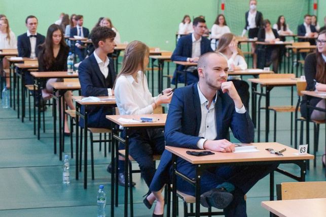 Znamy wyniki matur w Bełchatowie. Jak wypadły poszczególne szkoły?  - Zdjęcie główne