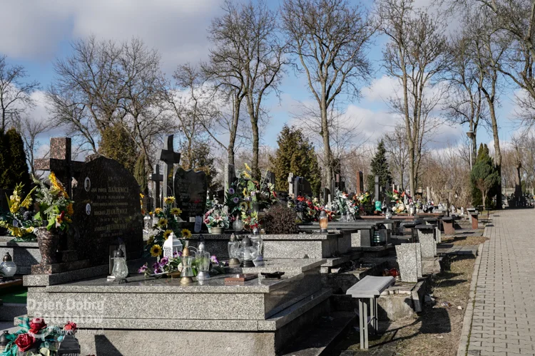 Urząd ochrony konsumenta przyjrzy się cmentarzowi w Bełchatowie. Czy kuria odda pieniądze? - Zdjęcie główne