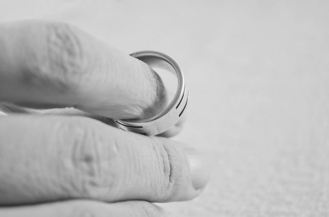 Lawina rozwodów - także w Bełchatowie - zostanie zatrzymana? Ciekawy pomysł władz - Zdjęcie główne