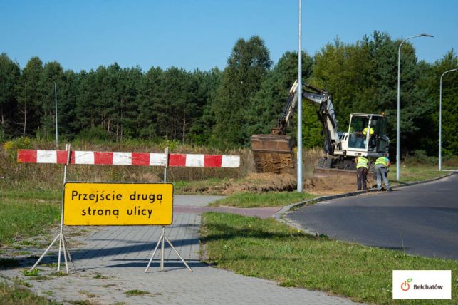 Nowy chodnik i droga rowerowa w Bełchatowie. Kiedy zakończą się prace?  - Zdjęcie główne
