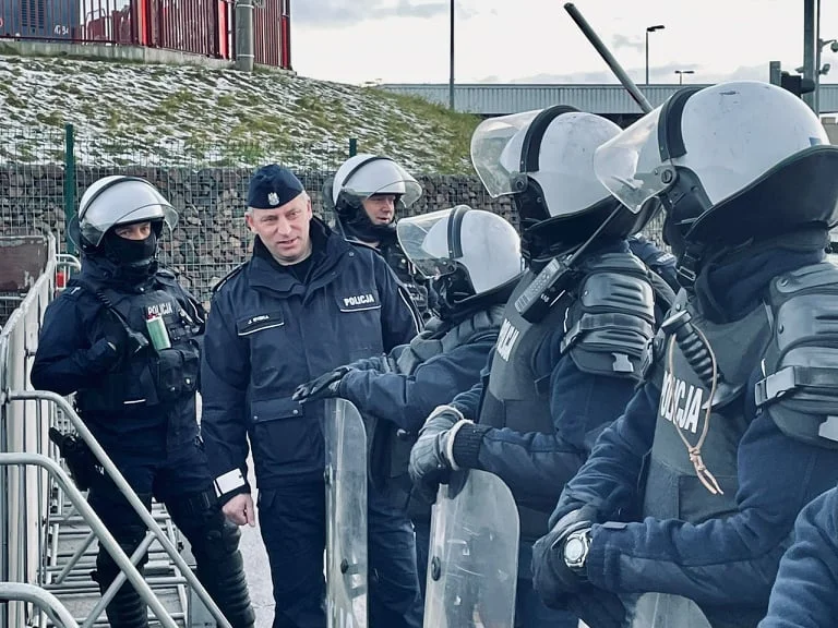 Bełchatowscy policjanci na białoruskiej granicy. Służba w centrum kryzysu [FOTO] - Zdjęcie główne
