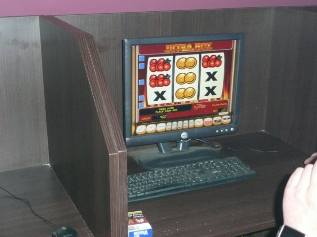 Nielegalny hazard w Bełchatowie. Służby skarbowe zajęły automaty do gier - Zdjęcie główne