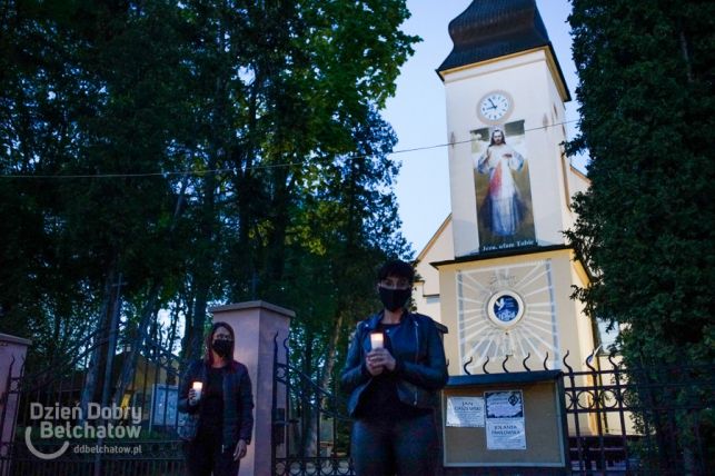 Manifestacja pod bełchatowskim kościołem. To w związku z nowym filmem Sekielskich [FOTO] - Zdjęcie główne