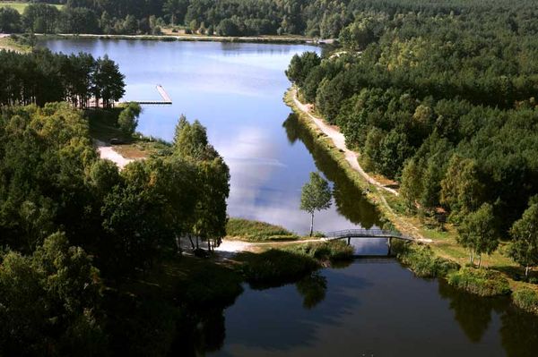 Kompleks turystyczny koło Bełchatowa zaskoczy atrakcjami. Ośrodek ma być gotowy w 2023 roku - Zdjęcie główne
