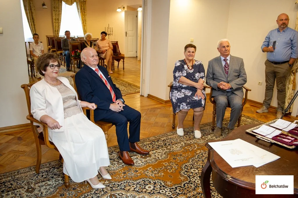Małżeństwa z Bełchatowa nagrodzone medalami prezydenta Polski. Są już 50 lat razem [FOTO] - Zdjęcie główne