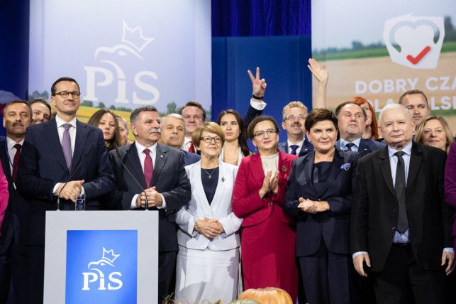 [PILNE] PiS wygrywa wybory. 5 partii w Sejmie - Zdjęcie główne