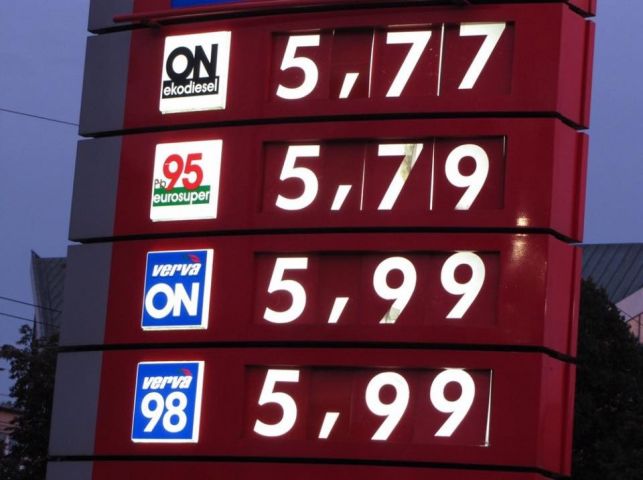 Chcą zbojkotować rosnące ceny paliw. ''Poniedziałek 26.11 nie tankujemy na żadnej stacji benzynowej'' - Zdjęcie główne