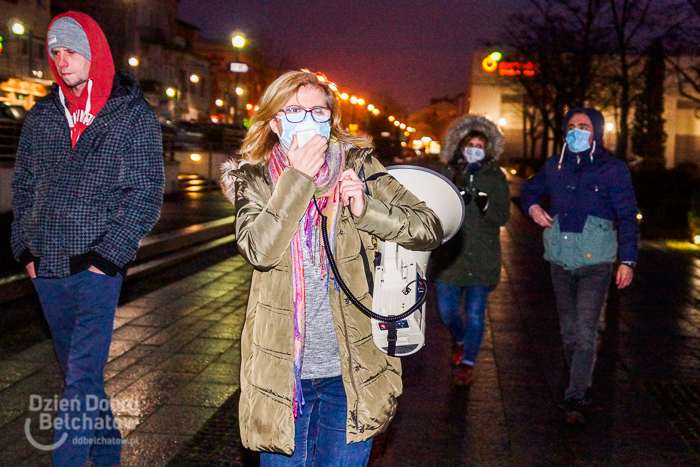 To był tylko cień poprzednich strajków kobiet w Bełchatowie. Więcej funkcjonariuszy niż protestujących [FOTO] - Zdjęcie główne