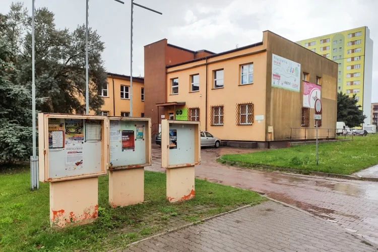 Powstały centralne magazyny w Bełchatowie. Gdzie można przynieść dary dla uchodźców?  - Zdjęcie główne