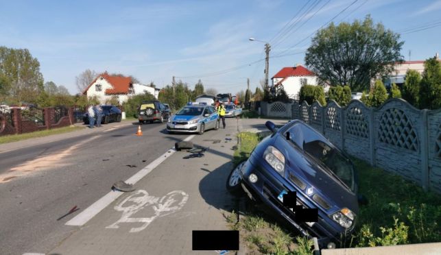 Wypadek w Szczercowie, kobieta trafiła do szpitala.  22-latek był kompletnie pijany - Zdjęcie główne