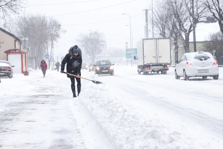 Ostrzeżenia pogodowe dla Bełchatowa i okolic. Słupki rtęci spadną mocno poniżej zera! - Zdjęcie główne