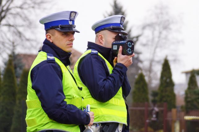 Akcja "Znicz 2019" już trwa. Policjanci zapowiadają kontrole kierowców, ale i pieszych - Zdjęcie główne
