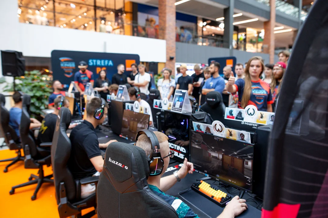 E-SPORT Gaming Kings Tournaments powered by Orange w Focus Mall w Piotrkowie! Zapraszają graczy Counter-Strike 2! - Zdjęcie główne