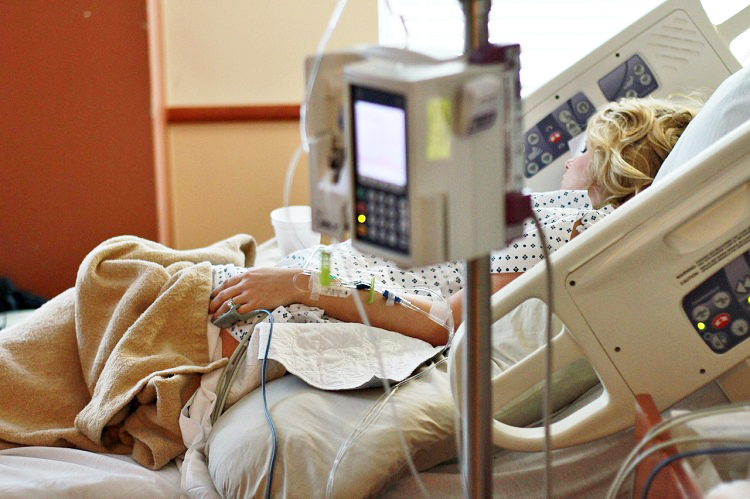Szpital w Bełchatowie wprowadza zmianę przy porodach. To dobre wieści dla... tatusiów - Zdjęcie główne