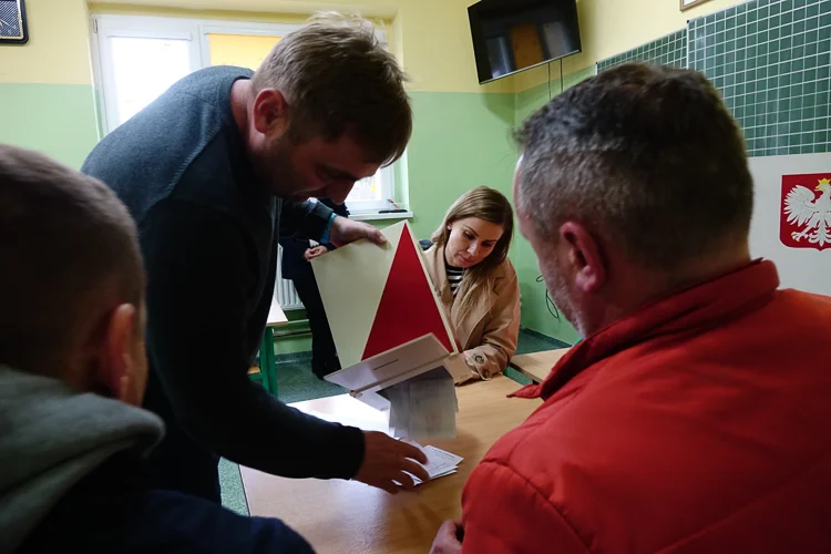 Wybory w gminie Bełchatów. Listonosz na ważnym stanowisku [FOTO] - Zdjęcie główne