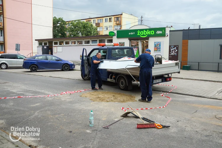 Prace na miejscu zapadliska w centrum Bełchatowa. Dobre wiadomości dla kierowców! [FOTO] - Zdjęcie główne