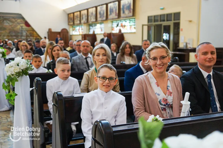 Uroczystości w kościele na Dolnośląskim. Dzieci przystąpiły do Pierwszej Komunii Świętej [FOTO] - Zdjęcie główne