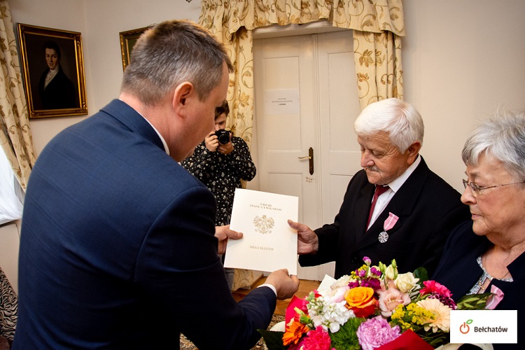 Bełchatowianie wyróżnieni medalami prezydenta Andrzeja Dudy. Uroczystość w muzeum [FOTO] - Zdjęcie główne