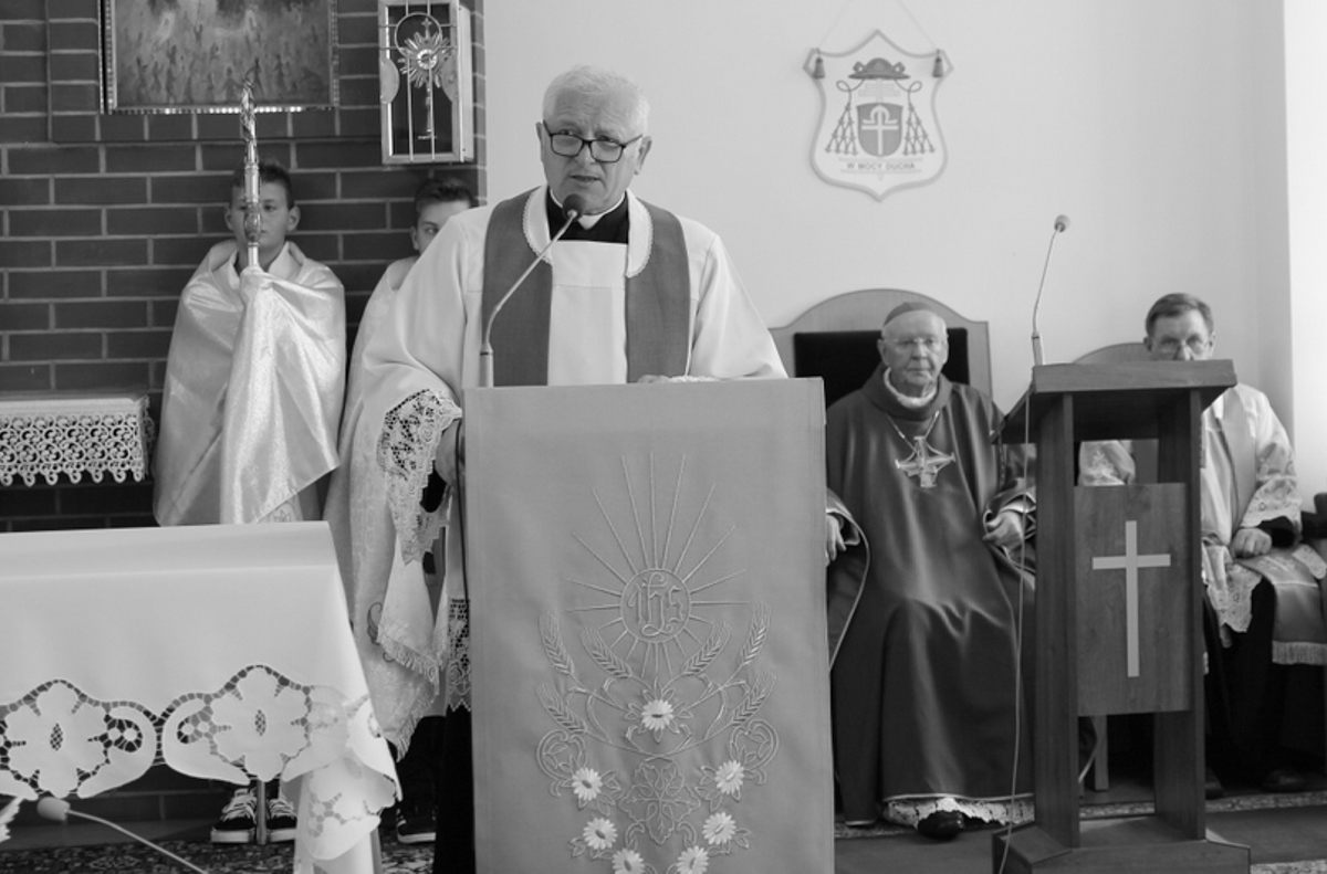 Parafianie pożegnają proboszcza. Ustalono datę pogrzebu zmarłego ks. Antoniego Pietrasa  - Zdjęcie główne