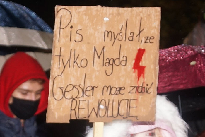Hity strajku kobiet w Bełchatowie. Najbardziej kreatywne hasła manifestujących  - Zdjęcie główne