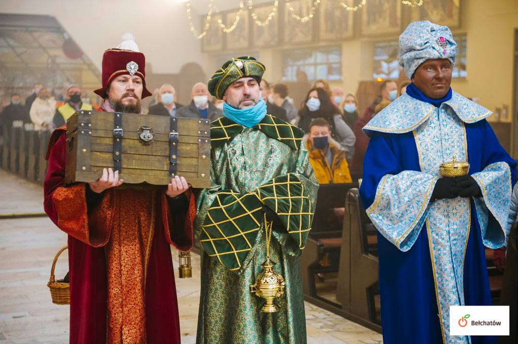Mini orszak i koncert w bełchatowskim kościele. Kacper, Melchior i Baltazar pokłonili się dzieciątku Jezus [FOTO] - Zdjęcie główne