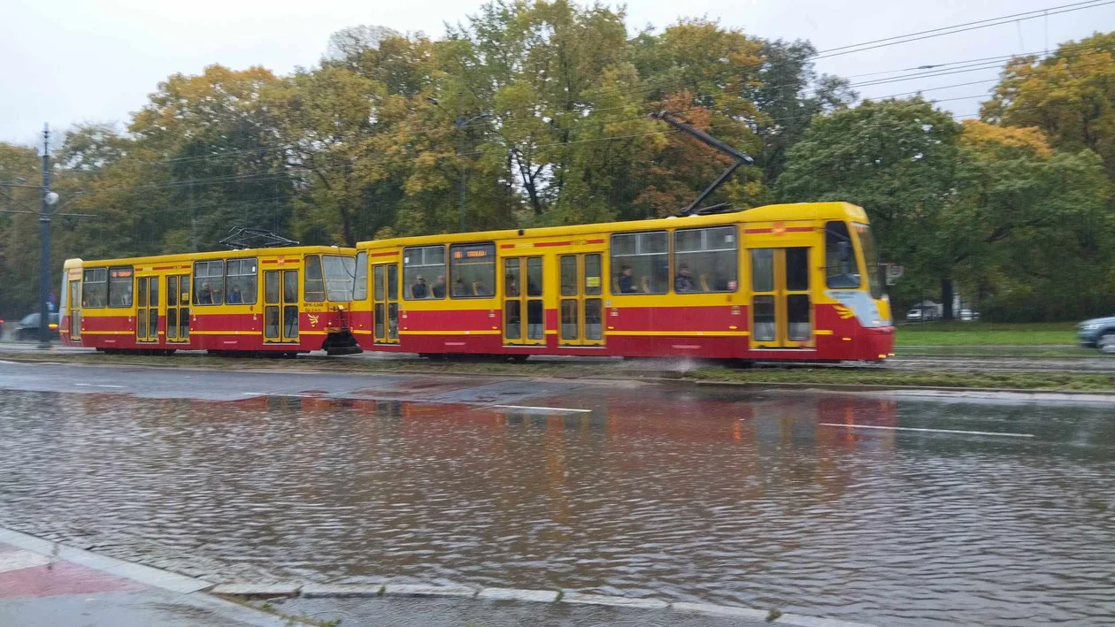 Aleja Piłsudskiego w Łodzi zalana
