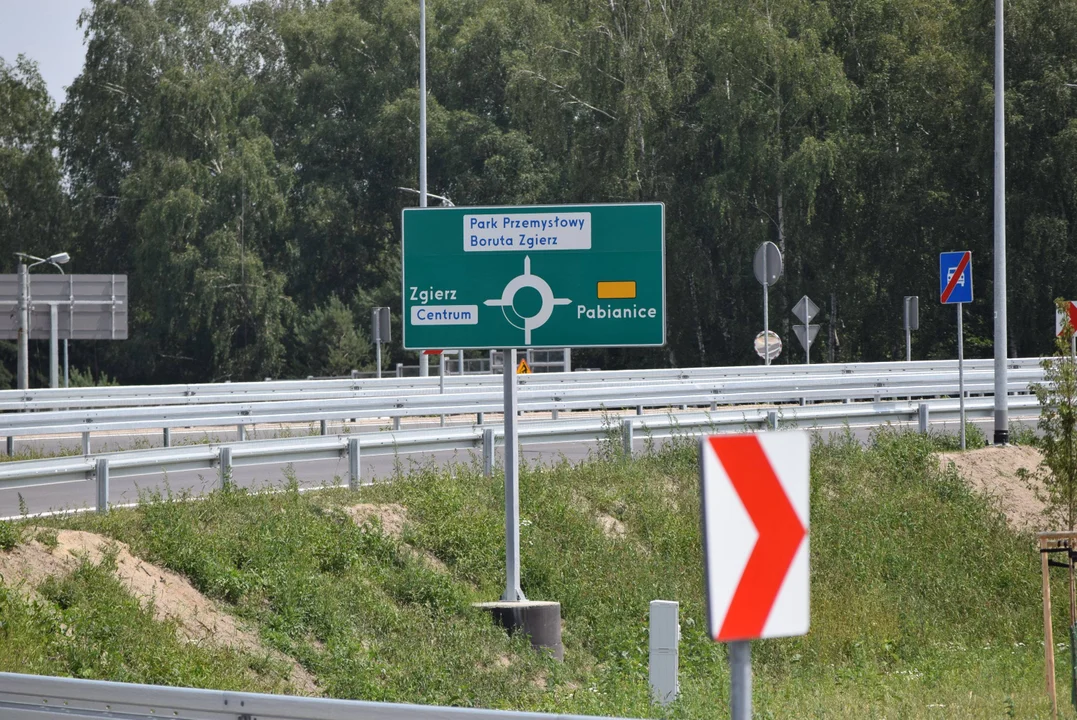 Nowo otwarta droga S14 połączona z Łodzią i Zgierzem. Co jeszcze czeka kierowców? [zdjęcia] - Zdjęcie główne