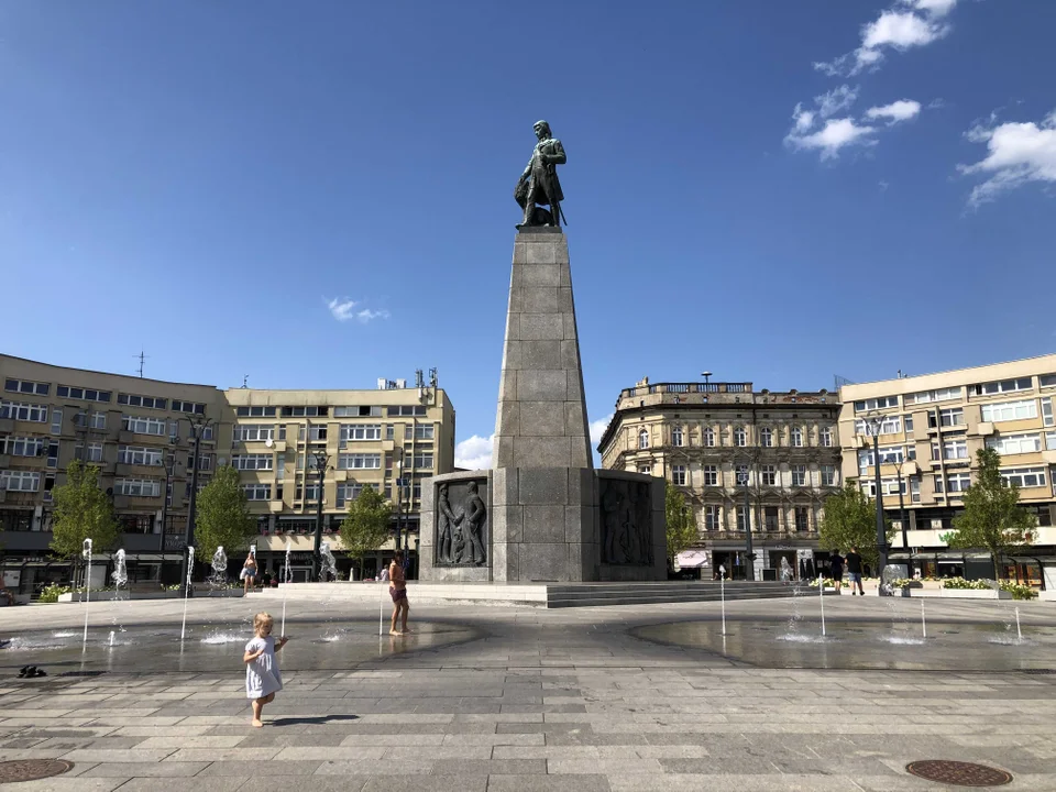 Plac Wolności w Łodzi po zmianach dla podróżnych MPK Łódź