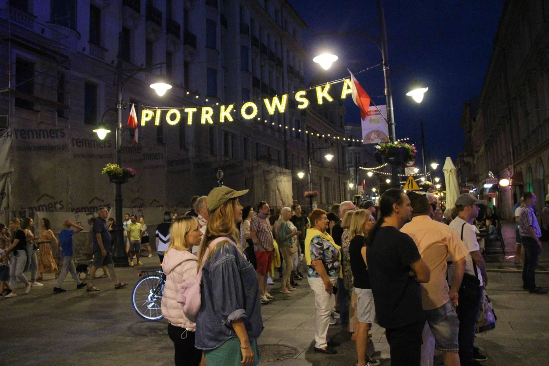 Wieczorowa Piotrkowska robi wrażenie!  Tak odpoczywamy na jednej z najsłynniejszych ulic w Polsce