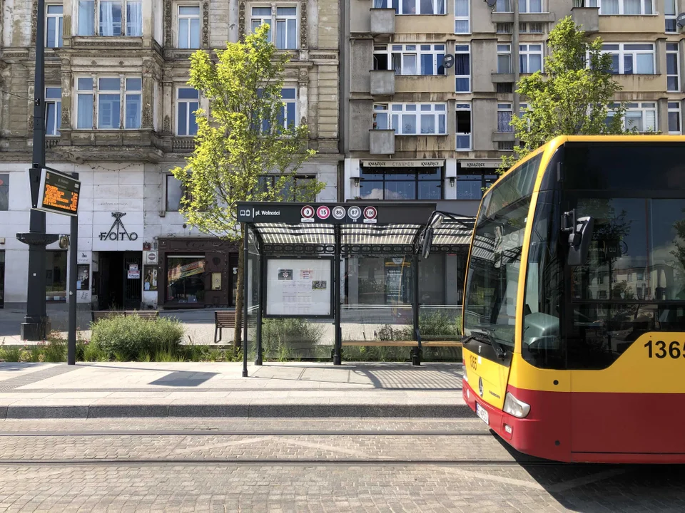 Plac Wolności w Łodzi po zmianach dla podróżnych MPK Łódź