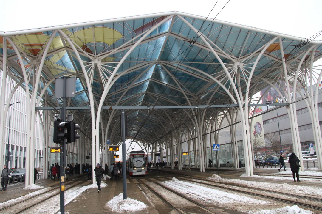 Interwencja służb na Piotrkowskiej Centrum w Łodzi