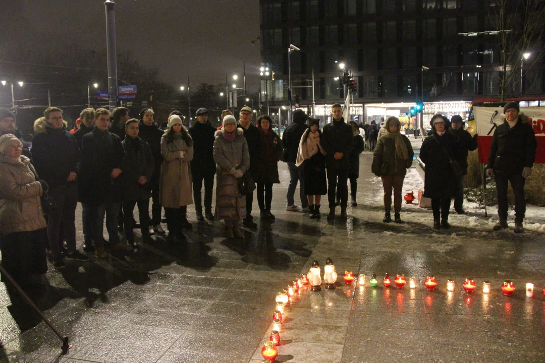 Piąta rocznica śmierci Pawła Adamowicza na pl. Wielkiej Orkiestry Świątecznej Pomocy w Łodzi