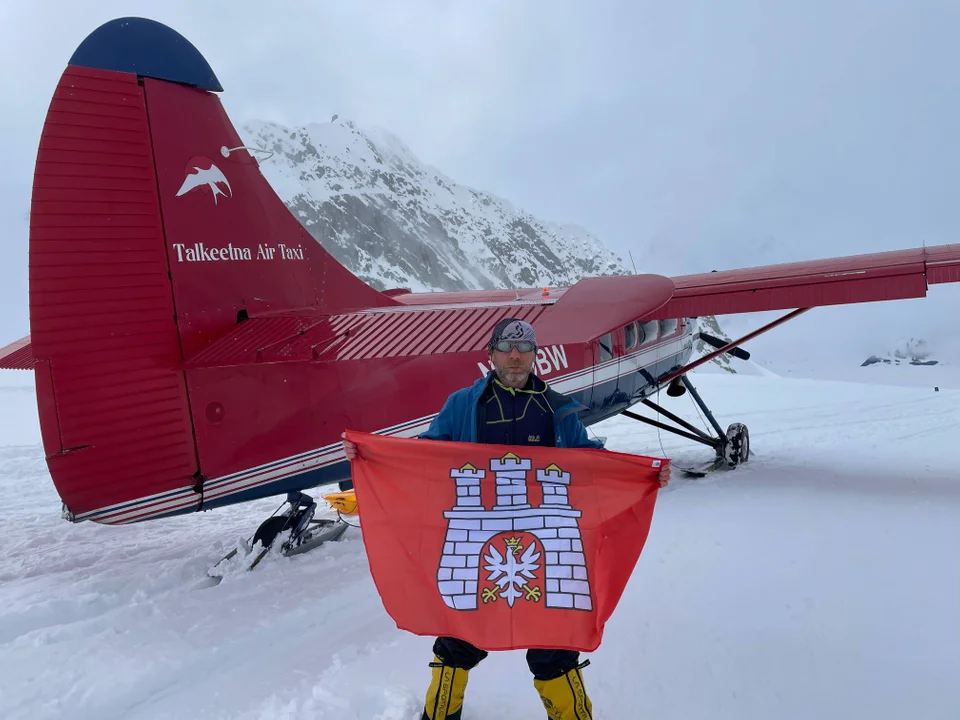 Zgierski alpinista Marek Olczak wrócił z Alaski. Opowiedział nam o swoich przygodach [zdjęcia] - Zdjęcie główne