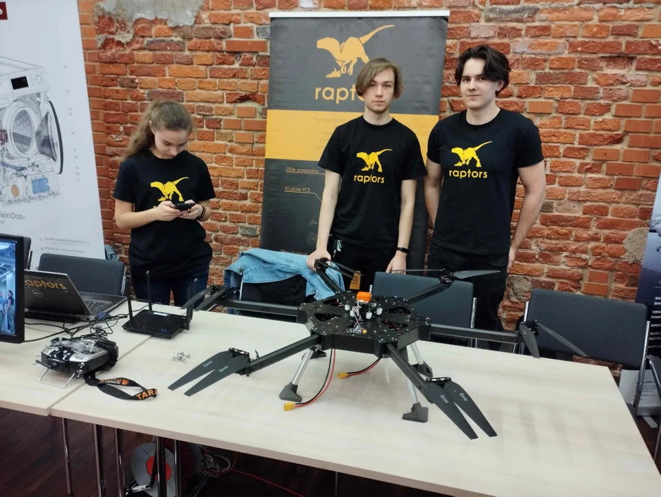 Jak zbudować drona, czyli Festiwal Zawodów i Kwalifikacji w Łódzkiej Specjalnej Strefie Ekonomicznej - Zdjęcie główne