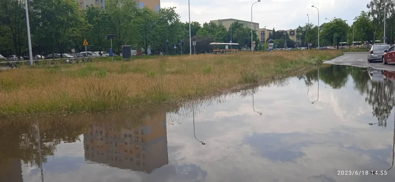 Gwałtowne nawałnice przechodzą przez dzielnice Łodzi.