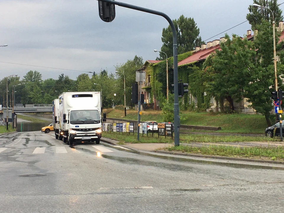 Podtopienia po przejściu gwałtownych burz w całej Łodzi