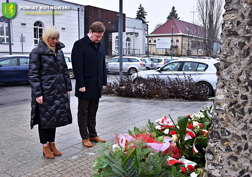 Władze powiatu kutnowskiego uczciły pamięć poległych kolejarzy [ZDJĘCIA] - Zdjęcie główne
