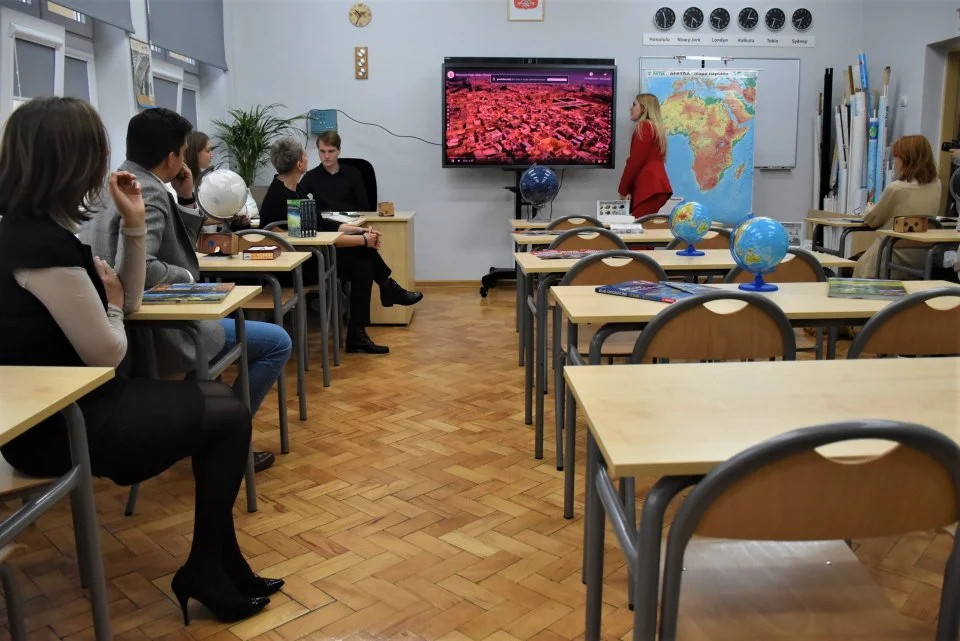 Nowoczesna ekopracownia w LO w Ozorkowie otwarta! „Lepiej widzieć proces, niż o nim czytać” - Zdjęcie główne