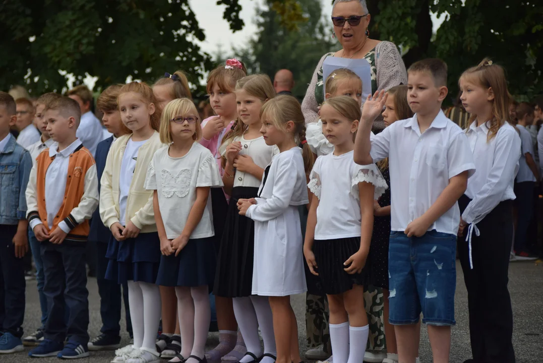 Rozpoczęcie roku w SP nr 3 w Zgierzu