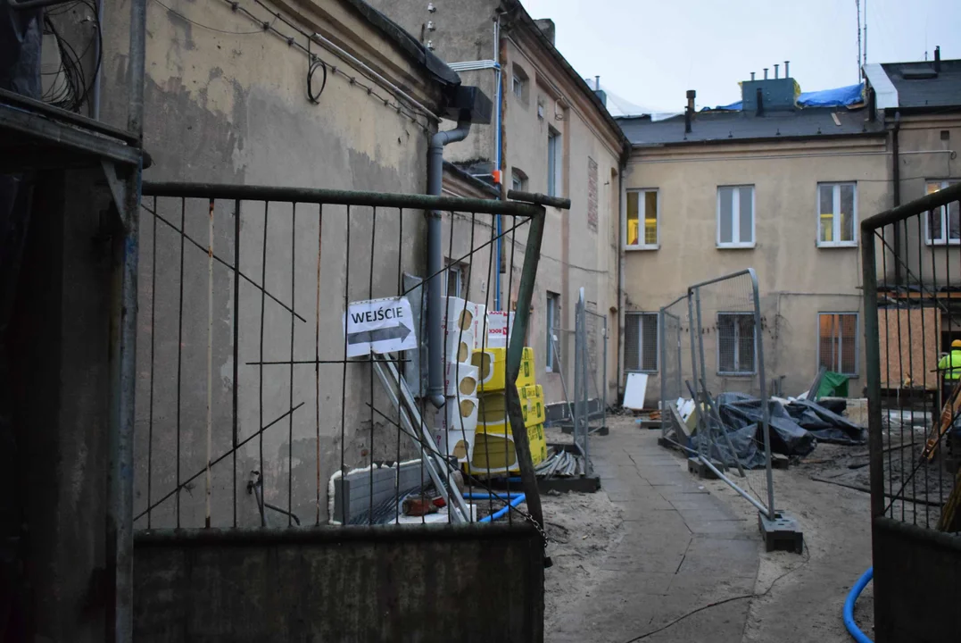 Mieszkańcy doczekali się remontu przychodni w Zgierzu. Utrudnienia dla pacjentów [ZDJĘCIA] - Zdjęcie główne