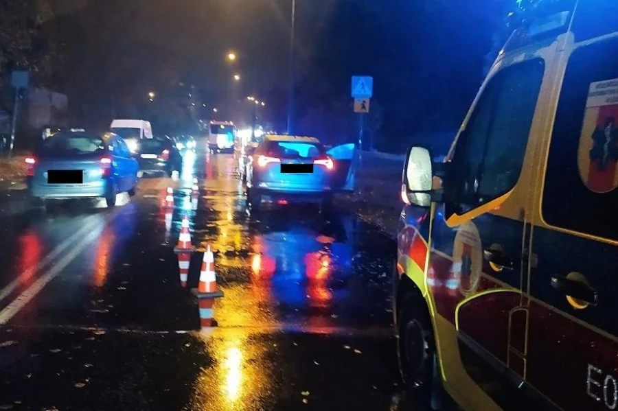 Śmiertelny wypadek w Łodzi. Kierowca karetki jest wstrząśnięty - Zdjęcie główne