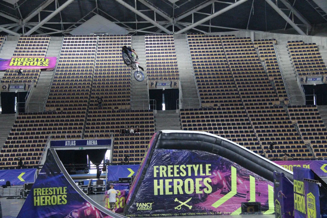 Przygotowania do Freestyle Heros w łódzkiej Atlas Arenie