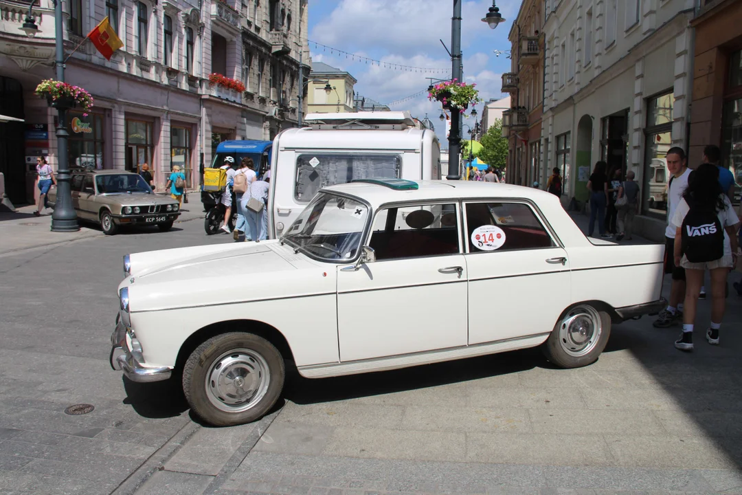 Wystawa motoryzacyjnych klasyków na Piotrkowskiej