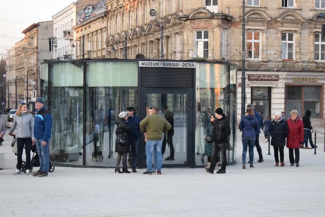 Plac Wolności w Łodzi po otwarciu